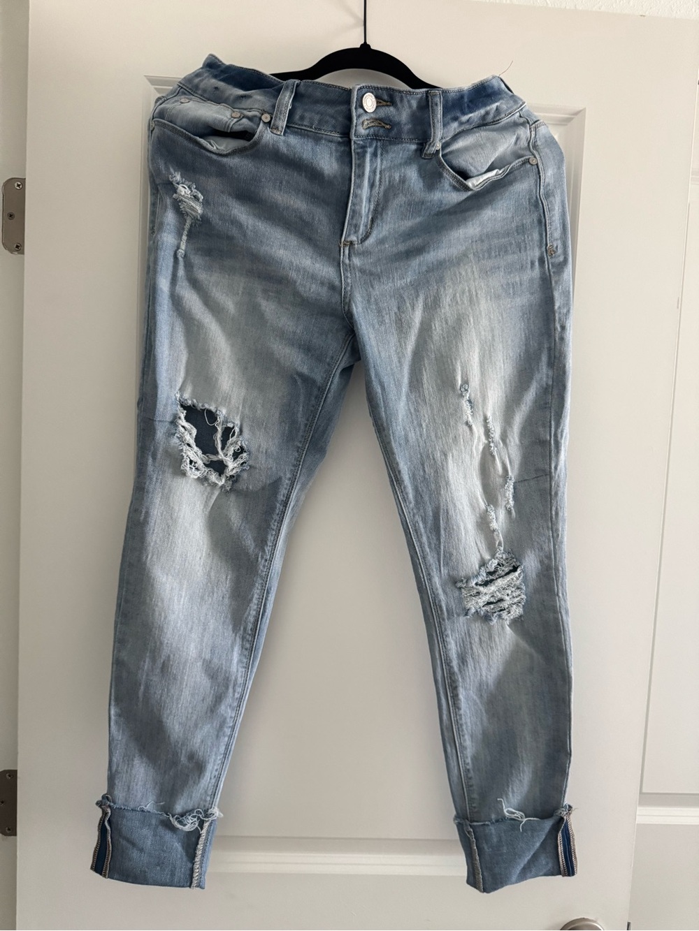 Light Wash Distressed Women’s Jeans - Casual Slim Fit